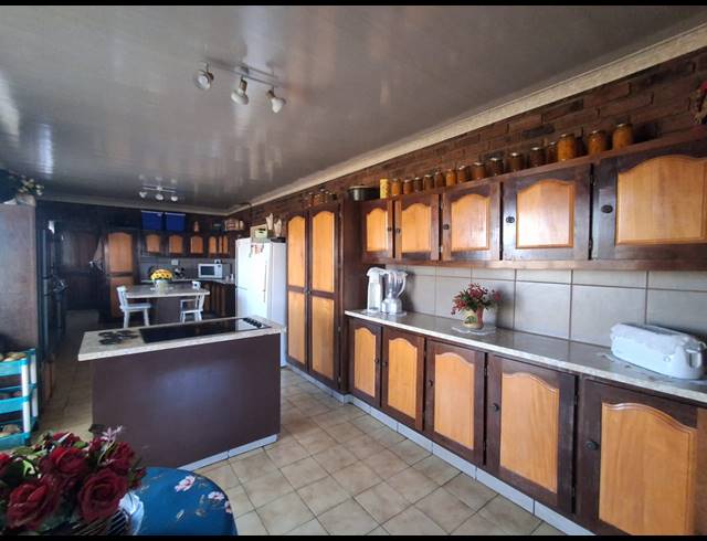 85,653M² FARM FOR SALE IN FALCON RIDGE